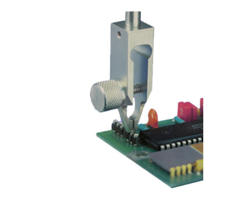 G1003 en una prueba típica de extracción de componentes de PCB