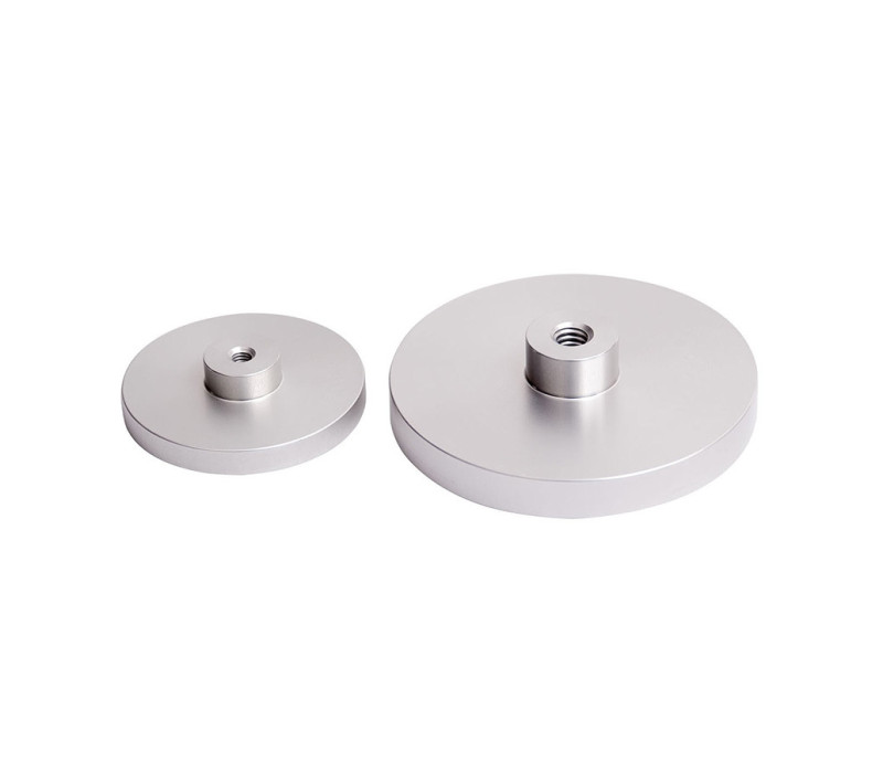 Platos de compresión de 51 mm y 76,8 mm de diámetro con superficie de compresión plana disponibles para diversas aplicaciones de ensayos de compresión.