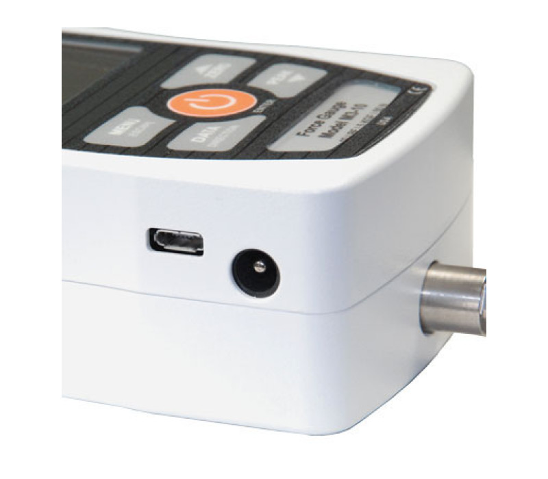 Conector USB serie 3 y adaptador de CA, el kit incluye un CD de recursos con el controlador USB, el software MESUR Lite y el software MESURgauge DEMO.