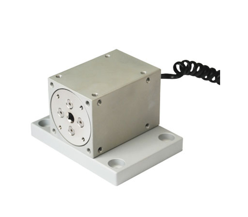 Puede utilizarse el kit de montaje de sobremesa opcional AC1006 para mantener el sensor en su sitio. El orificio cuadrado y los orificios de montaje de la placa de torsión redonda permiten montar diversos accesorios.