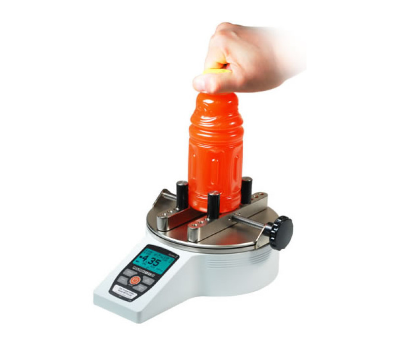 Para utilizar el torquímetro TT01, coloque los postes de acuerdo con la forma de la botella, gire el mando hasta que quede apretado y afloje el tapón. El instrumento mostrará el punto máximo de torsión en tiempo real, tanto en el sentido de extracción como en el de aplicación. Mordazas de goma planas Conjunto de mordazas de goma para sujetar envases cuadrados o de formas extrañas.