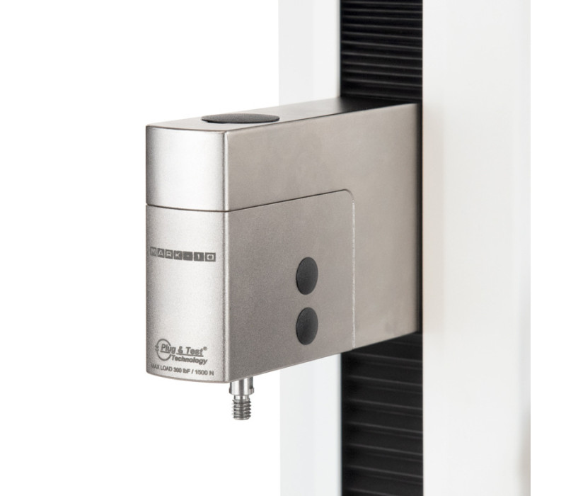 Sensor de fuerza FS05 montado en el travesaño de un banco de pruebas de la serie F