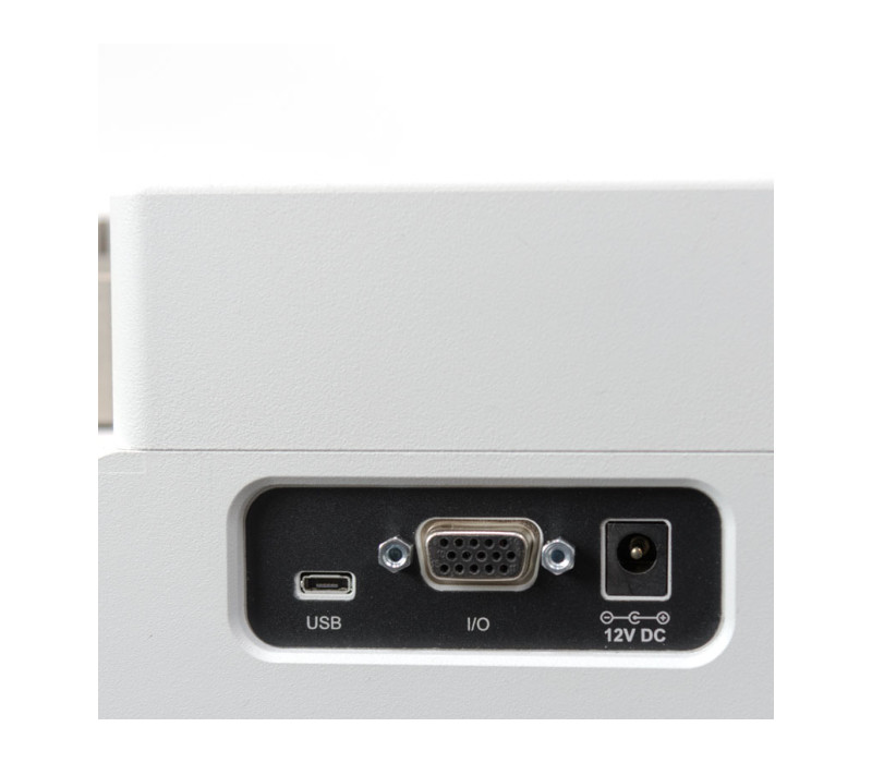 El WT-205 funciona con adaptador de corriente o batería recargable. Los datos pueden transmitirse por USB, RS-232, Mitutoyo (Digimatic) y salidas analógicas.